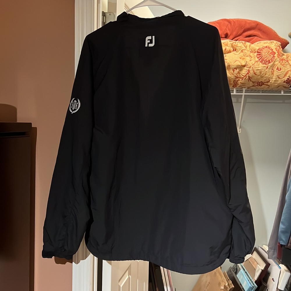 pullover windbreaker - Picture 3 of 3